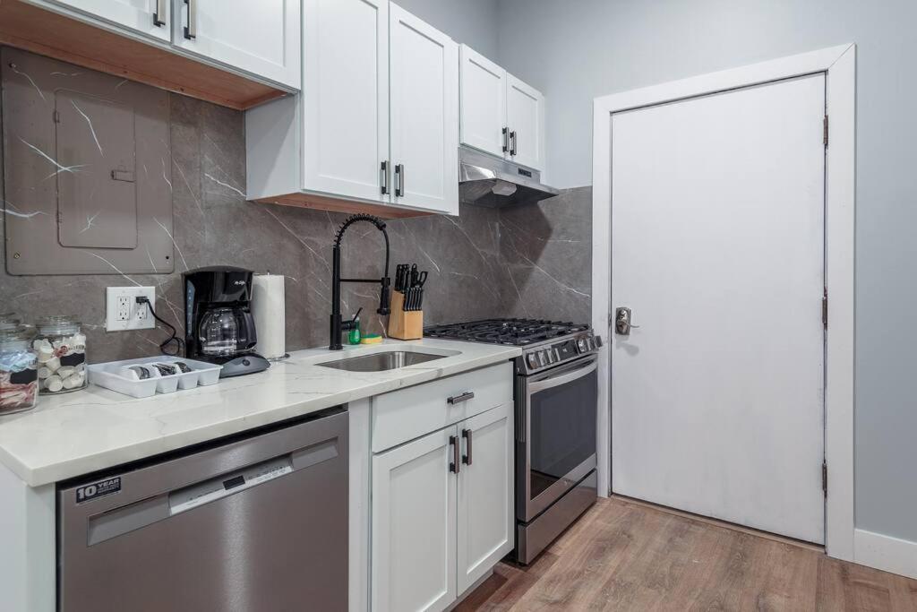 Mtm Fully Furnished Rental In Old Town - 2 Beds Чикаго Екстер'єр фото