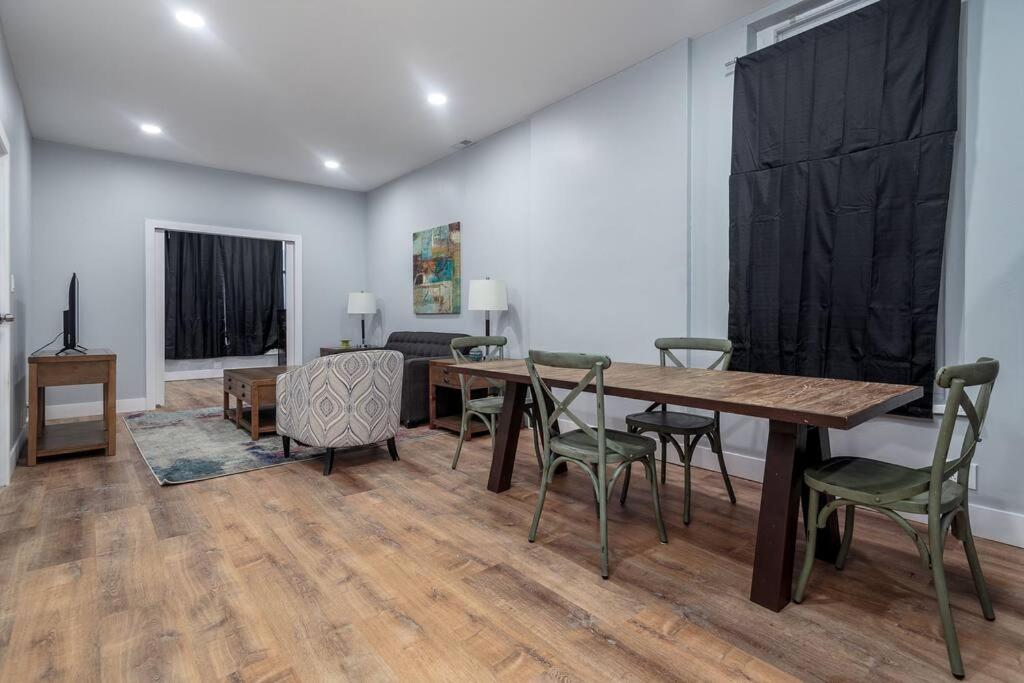 Mtm Fully Furnished Rental In Old Town - 2 Beds Чикаго Екстер'єр фото